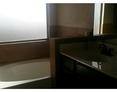 12960 Cozy Cove Avenue - Photo Thumbnail 15