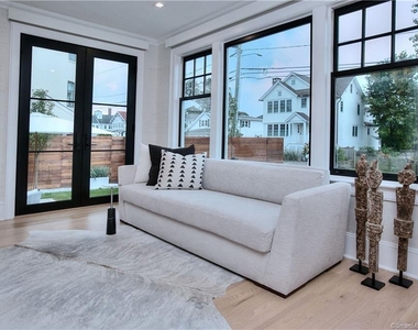 18 Danbury Avenue - Photo Thumbnail 12