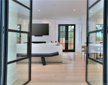 18 Danbury Avenue - Photo Thumbnail 5