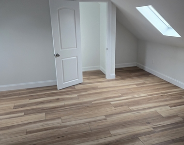 530 Jane Street - Photo Thumbnail 7