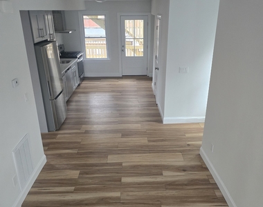 530 Jane Street - Photo Thumbnail 3