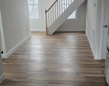 530 Jane Street - Photo Thumbnail 2