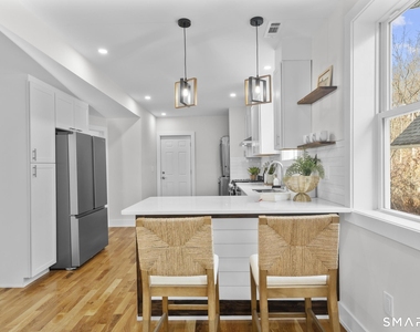 54 Plaza Avenue - Photo Thumbnail 12