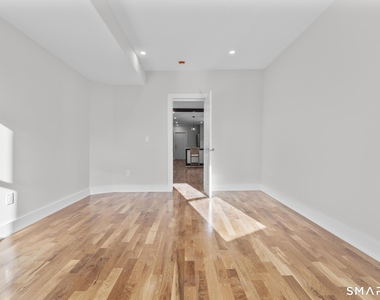 54 Plaza Avenue - Photo Thumbnail 4