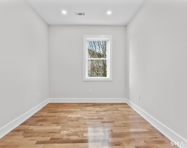 54 Plaza Avenue - Photo Thumbnail 19
