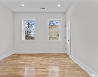 54 Plaza Avenue - Photo Thumbnail 7