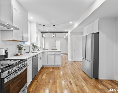 54 Plaza Avenue - Photo Thumbnail 16