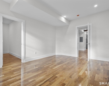 54 Plaza Avenue - Photo Thumbnail 5