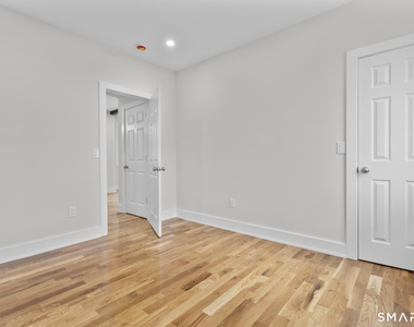 54 Plaza Avenue - Photo Thumbnail 18