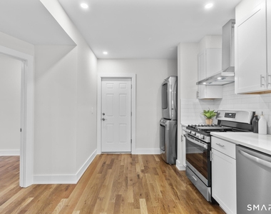 54 Plaza Avenue - Photo Thumbnail 14