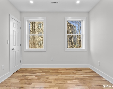 54 Plaza Avenue - Photo Thumbnail 18
