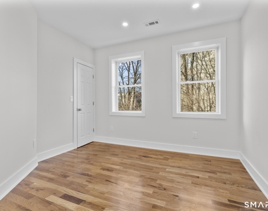 54 Plaza Avenue - Photo Thumbnail 6