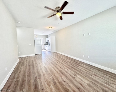 1401 Ogallala Street - Photo Thumbnail 2