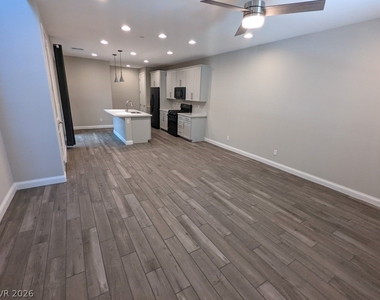 11657 Bearpaw Meadow Avenue - Photo Thumbnail 2