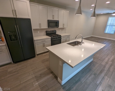 11657 Bearpaw Meadow Avenue - Photo Thumbnail 6