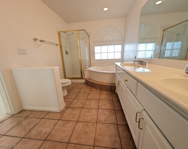 10900 Royal Highlands Street - Photo Thumbnail 12