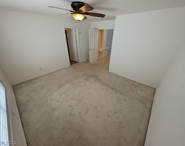 10900 Royal Highlands Street - Photo Thumbnail 11