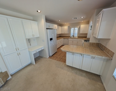 10900 Royal Highlands Street - Photo Thumbnail 6