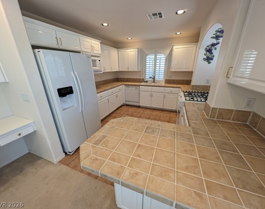10900 Royal Highlands Street - Photo Thumbnail 7
