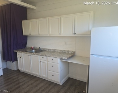 1911 Princeton Street - Photo Thumbnail 4