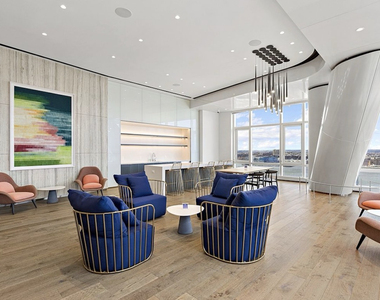 555 West 38th Street - Photo Thumbnail 6