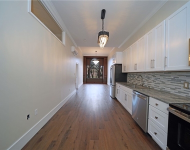 184 Apt. 207 N Main Street - Photo Thumbnail 3