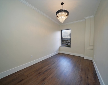 184 Apt. 207 N Main Street - Photo Thumbnail 7