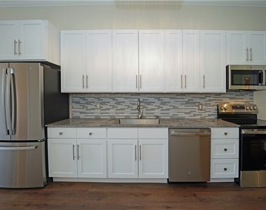 184 Apt. 207 N Main Street - Photo Thumbnail 2