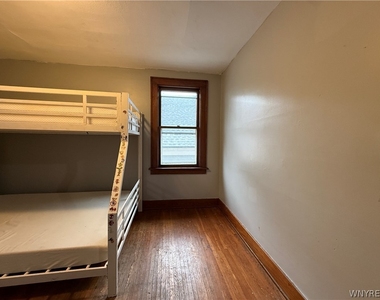 110 Gerald Avenue - Photo Thumbnail 9