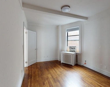 West 68th Street - Photo Thumbnail 5