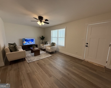 1020 College Avenue - Photo Thumbnail 2