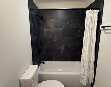 1020 College Avenue - Photo Thumbnail 7