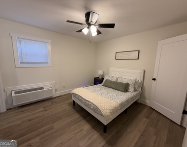 1020 College Avenue - Photo Thumbnail 4