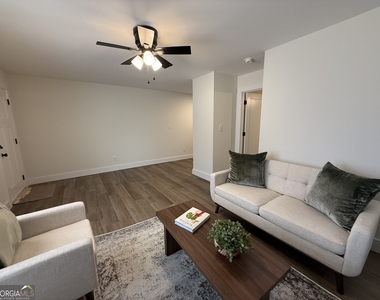 1020 College Avenue - Photo Thumbnail 3