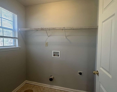 471 Eagles Crossing Circle - Photo Thumbnail 8
