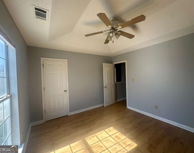 471 Eagles Crossing Circle - Photo Thumbnail 14