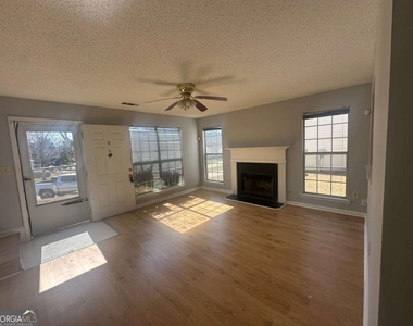 471 Eagles Crossing Circle - Photo Thumbnail 3