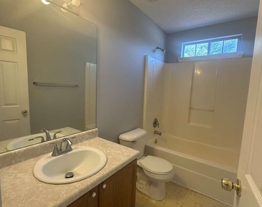 471 Eagles Crossing Circle - Photo Thumbnail 17