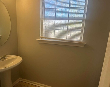 471 Eagles Crossing Circle - Photo Thumbnail 7