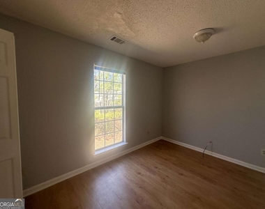 471 Eagles Crossing Circle - Photo Thumbnail 16
