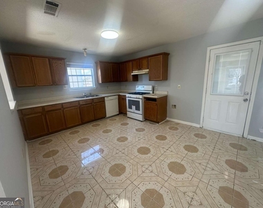 471 Eagles Crossing Circle - Photo Thumbnail 5