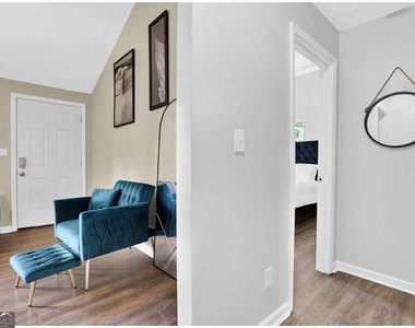 3162 Oakdale Road - Photo Thumbnail 4