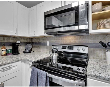 3162 Oakdale Road - Photo Thumbnail 12
