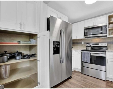 3162 Oakdale Road - Photo Thumbnail 9