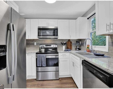 3162 Oakdale Road - Photo Thumbnail 11