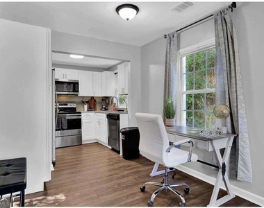 3162 Oakdale Road - Photo Thumbnail 14