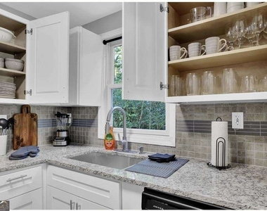 3162 Oakdale Road - Photo Thumbnail 13