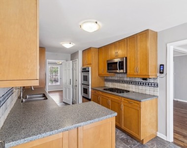 355 Westerhall Court - Photo Thumbnail 10