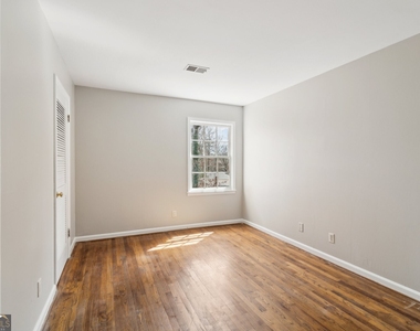 355 Westerhall Court - Photo Thumbnail 19