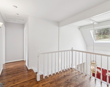 355 Westerhall Court - Photo Thumbnail 12